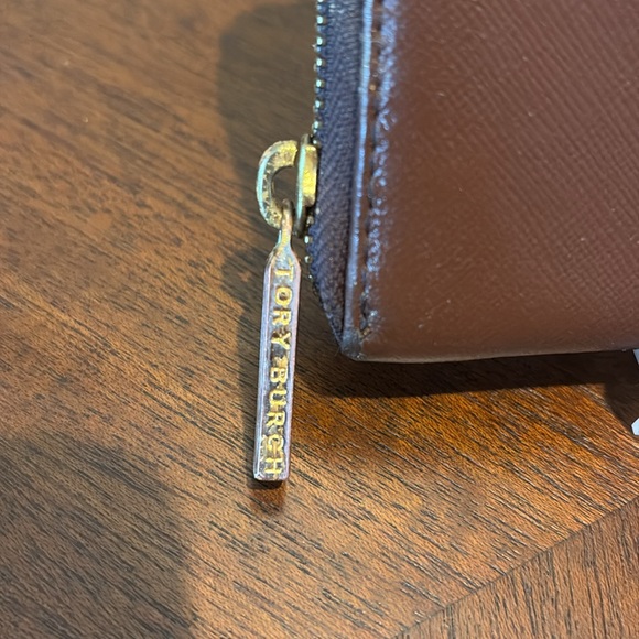 Tory Burch   Long wallet  zippy wallet leather  brown / gold tone good condition - Picture 4 of 16